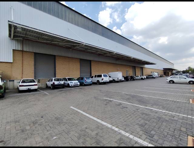 13,926M² WAREHOUSE TO LET IN GOSFORTH PARK